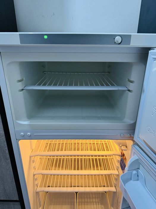 Indesit holadilnik sotiladi