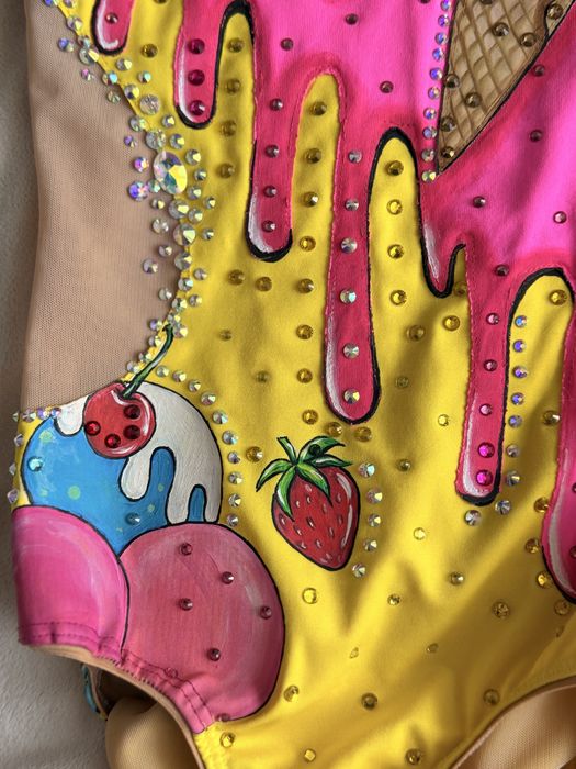 Трико за художествена гимнастика