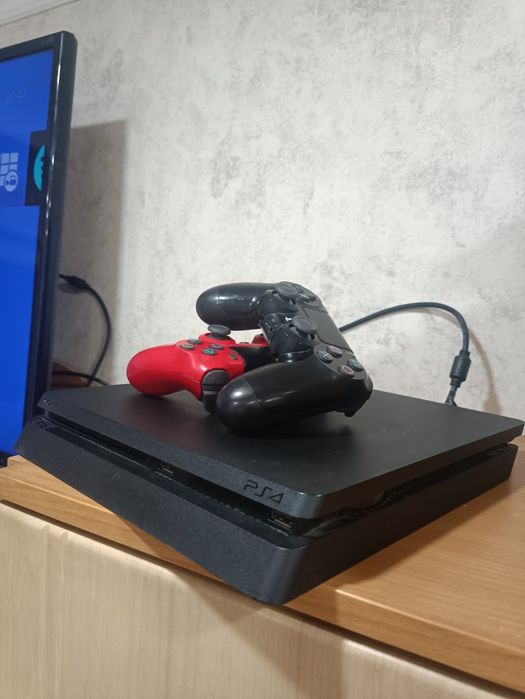 Playstation 4, 1 терабайт. + 2 геймпада.