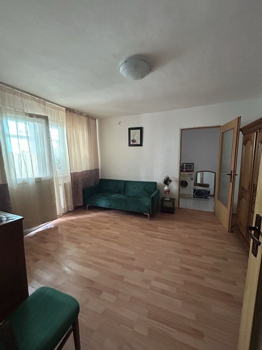 Apartament semidecomandat