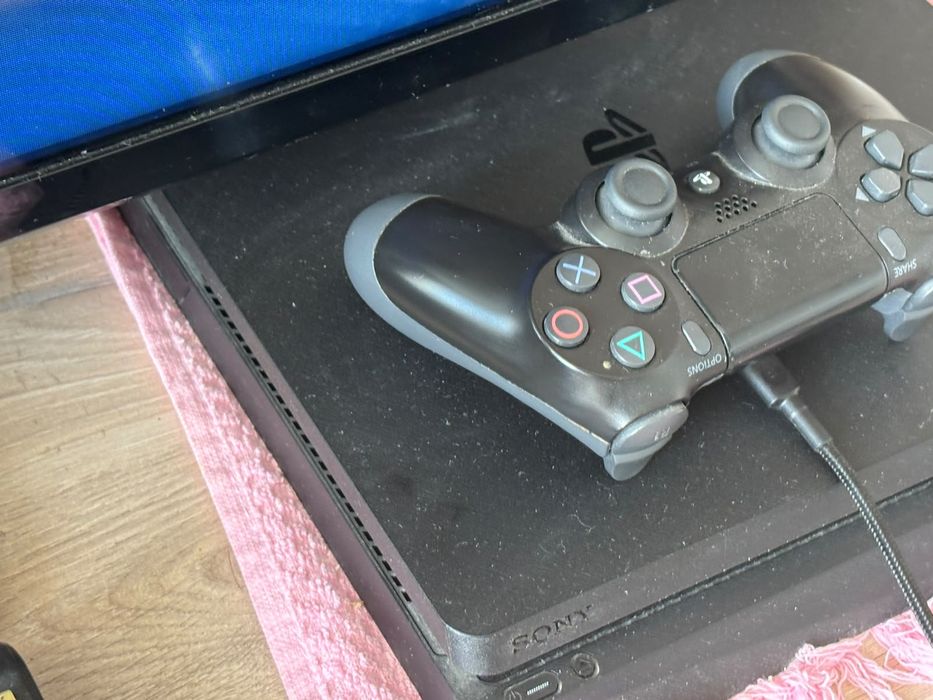 Sony playstation 4 slim