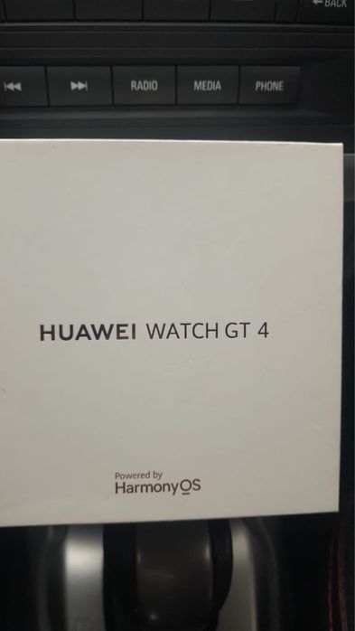 Продам часы Huawei 4