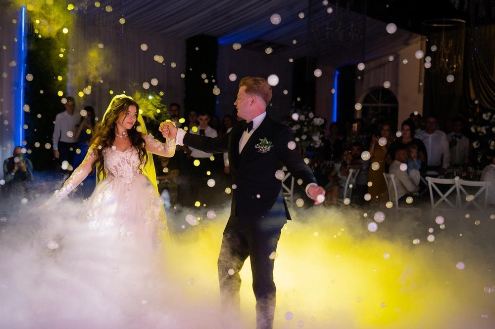 Fum Greu la Dansul Mirilor/Vulcani/Masina Baloane/Artificii Exterioare