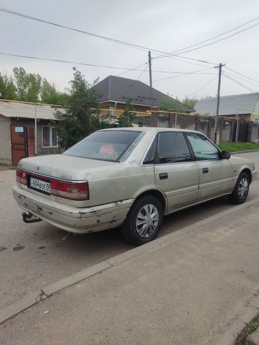 Мазда 626  седан