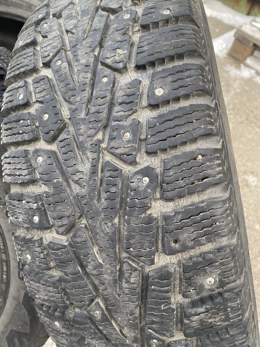 Шины б/у шипованые зима