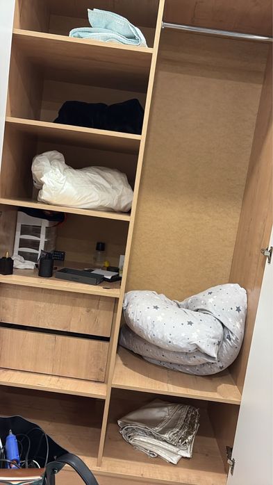 Шкаф большой почти новый