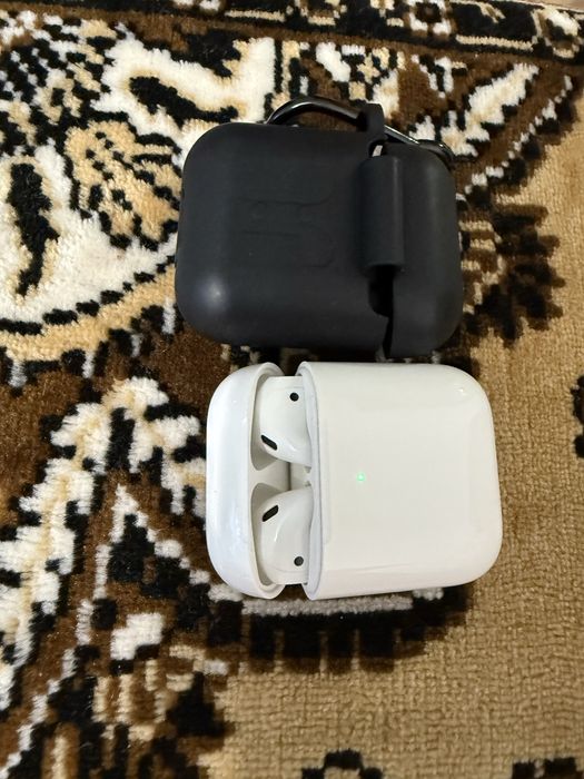 Продам Apple AirPods оригинал