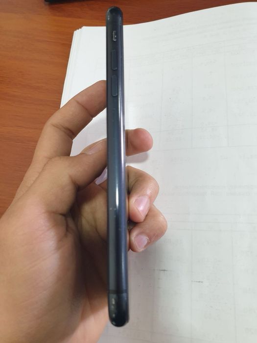 Iphone XR 128 gb holati yaxshi