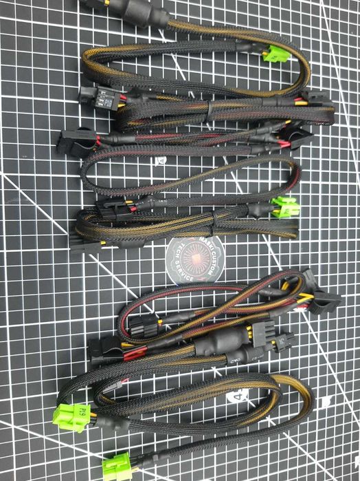 Cabluri modulare de alimentare de la surse precum Corsair / Seasonic / Evga / Thermaltake / Antec / Gigabyte si altele.