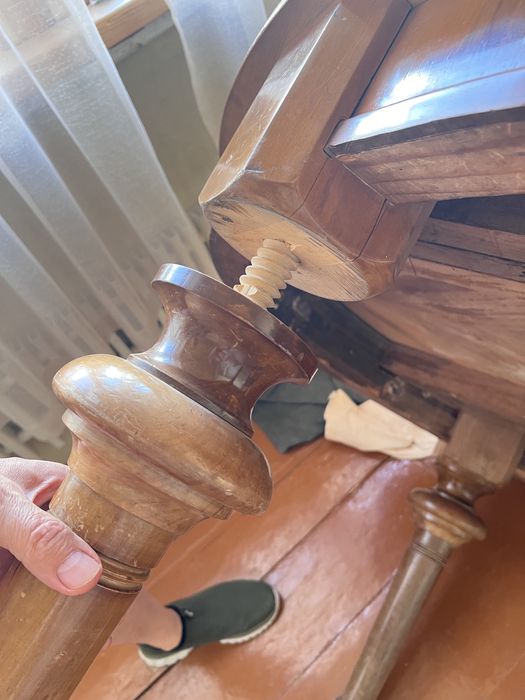 Продается антиквартный дубовый стол