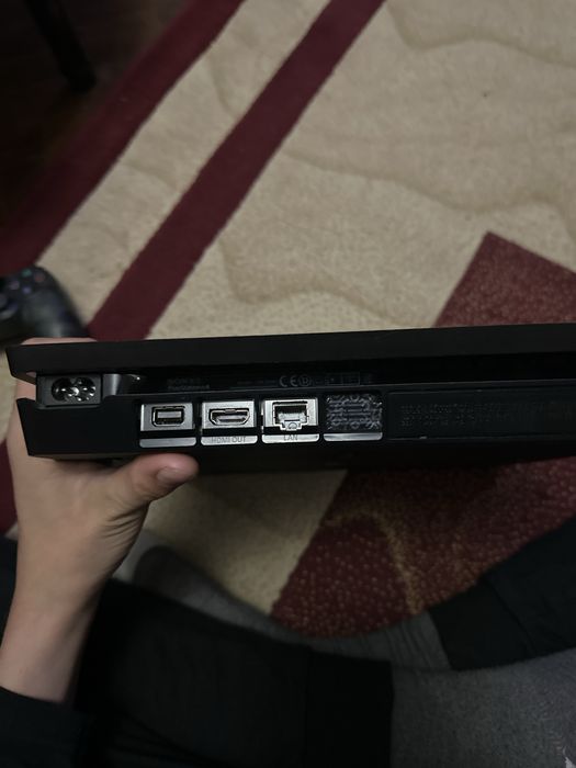 Vand ps4 slim urgent !!