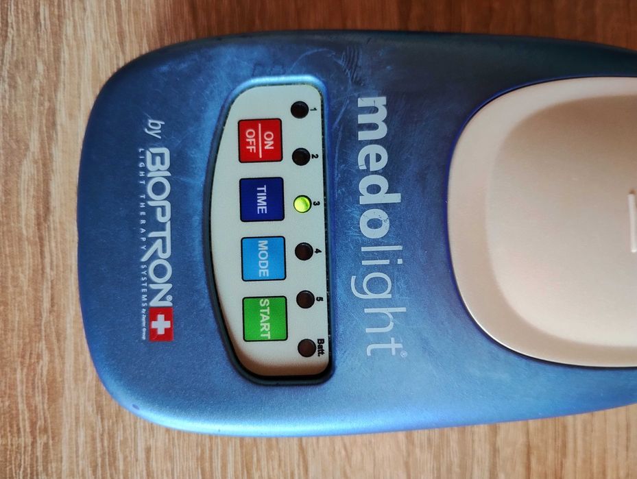 Продавам BIOPTRON Medolight Z4L – професионален уред за светлинна терапия