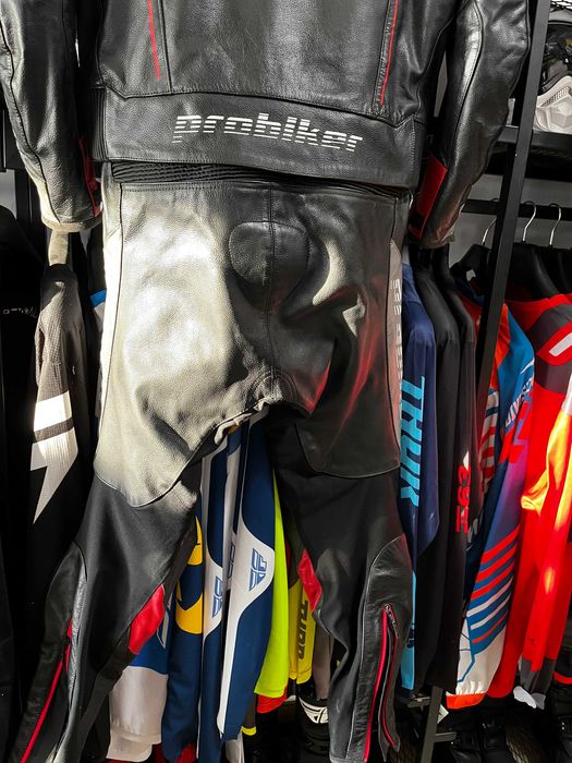 Kожен мото екип PROBIKER PRX- ,2части 54-L ,всички протектори,като нов