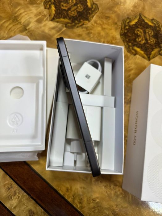 Honor 600 5G 8/256 новый