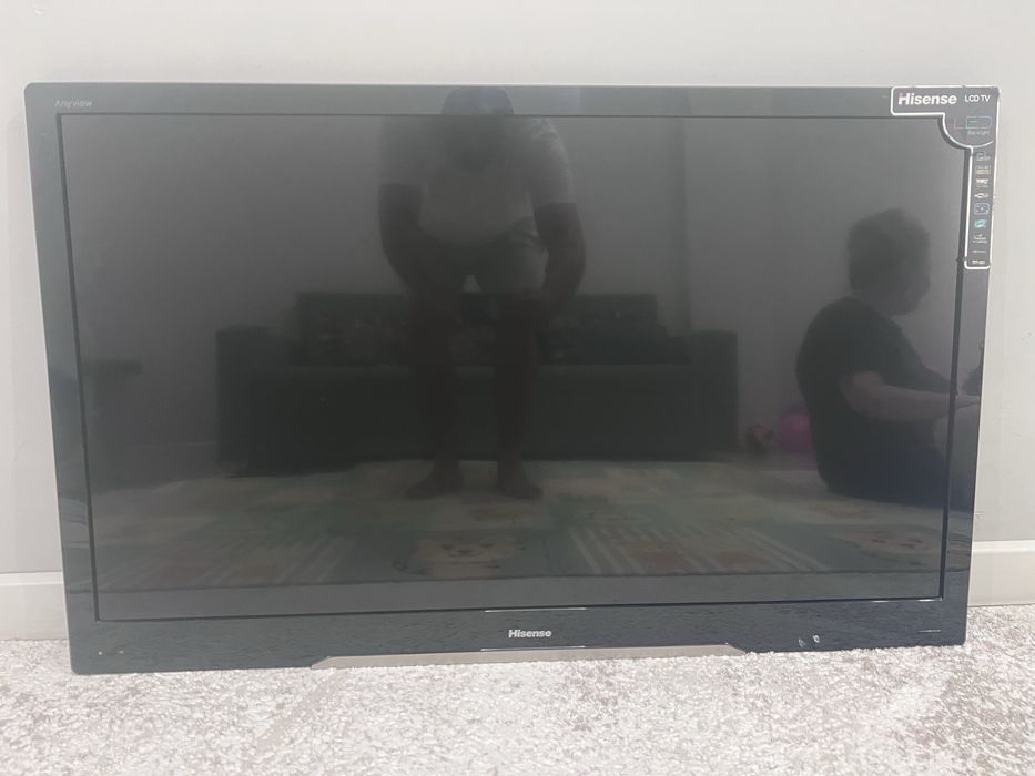 Телевизор Hisense в хорошем состоянии