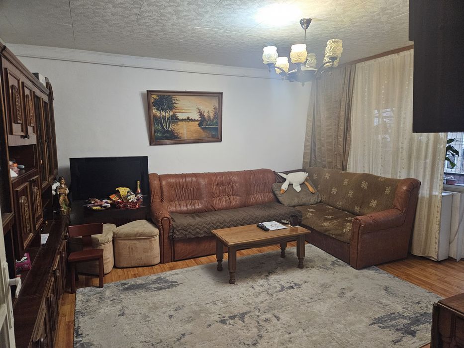 Apartament cu 2 camere,cu centrala pe gaz