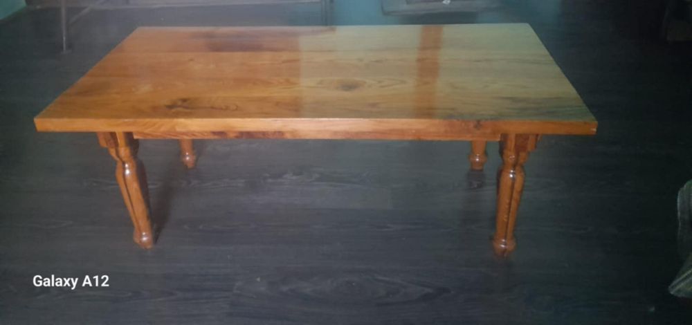 Vand doua masute pentru terasa si camera