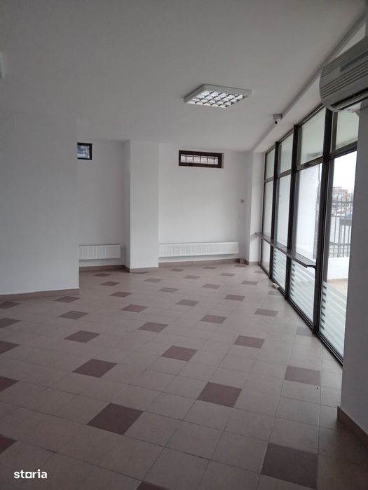 Spatiu comercial 350 mp parter