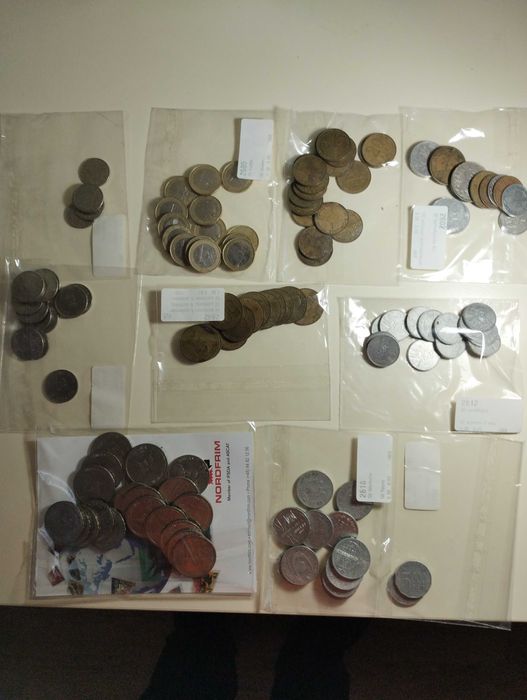 Monede diverse din ani diferiți