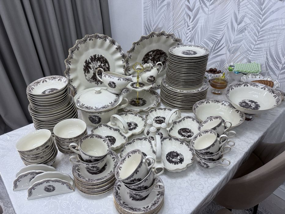 Фарфоровый сервиз”Старая Англия”