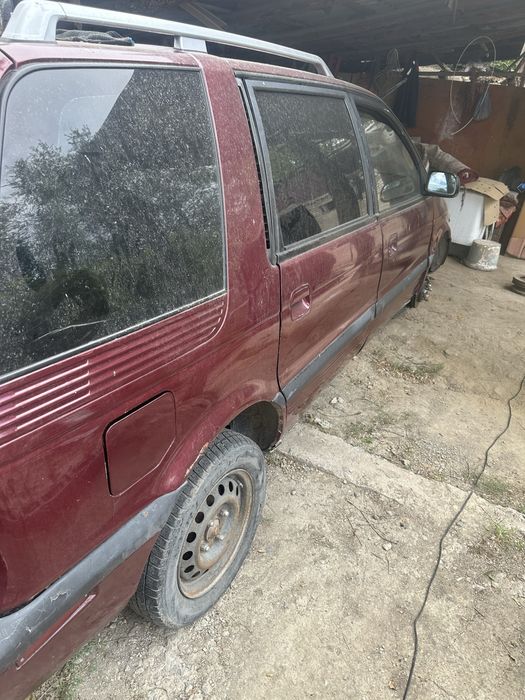 Mitsubishi space wagon