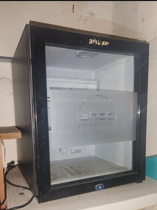 Frigider mic (mini frigider) tip vitrina (defect)