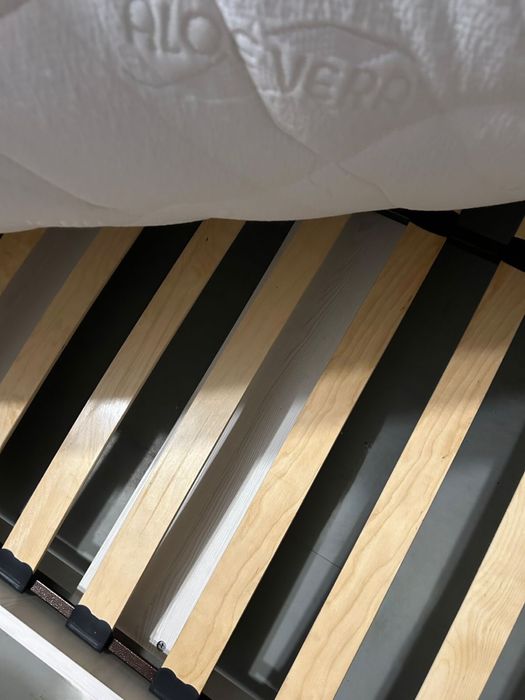 Продам кровать с приероватными тумбочками