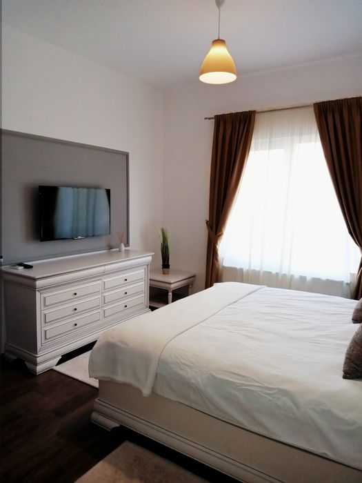 Închiriez vila de lux  in Oradea
