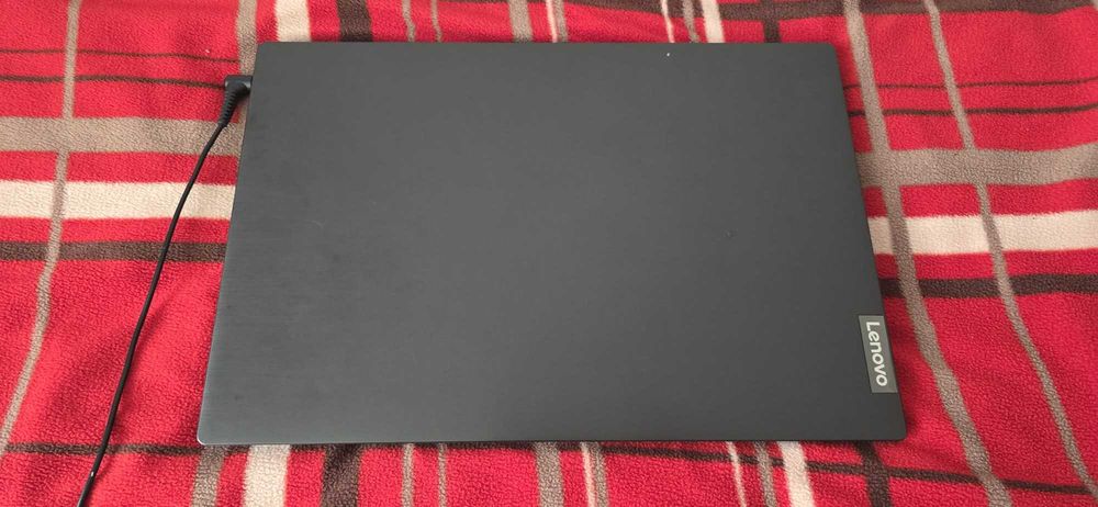 Laptop Lenovo IdeaPad S145 i5-8265U Whiskey Lake, 15.6" Full HD 4GB, 256GB SSD