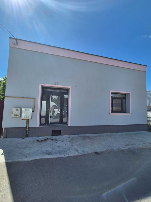 Casa si teren  de vânzare