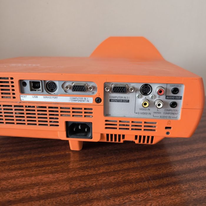 Проектор Sanyo PLC-XE40 без пульта