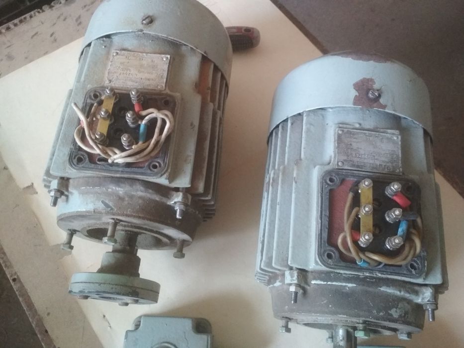 Продаются двигатели.