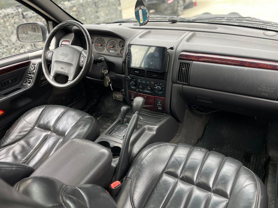 Jeep Grand Cherokee WJ Overland / Off-Road - aspect agresiv, pregătit de aventură