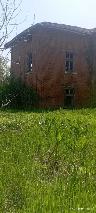 Продавам имот в с.Горно Пещене, общ.Враца