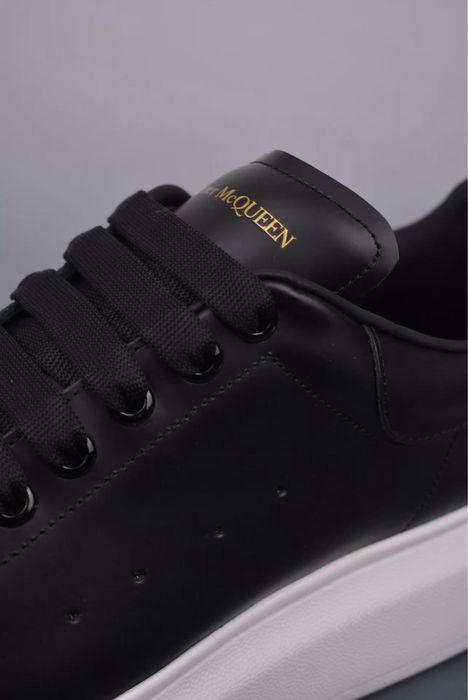 Alexander McQueen Oversized Sneaker Black/White