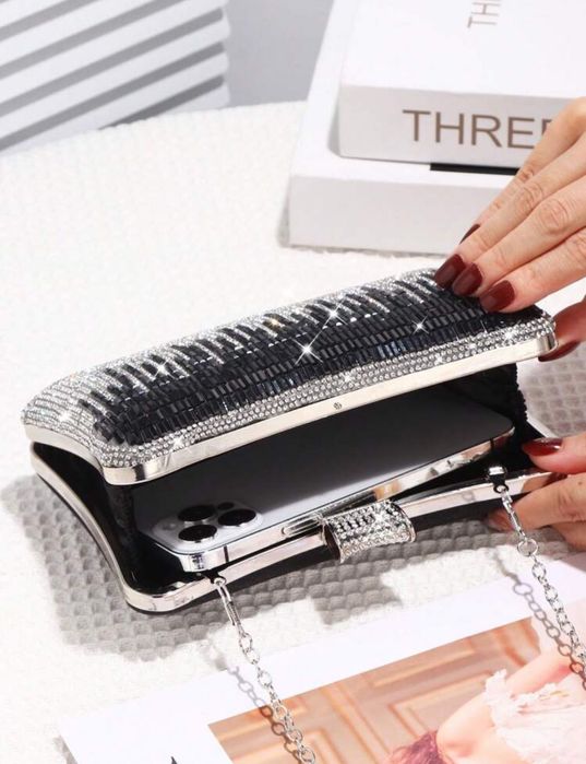 Елегантен клъч чанта