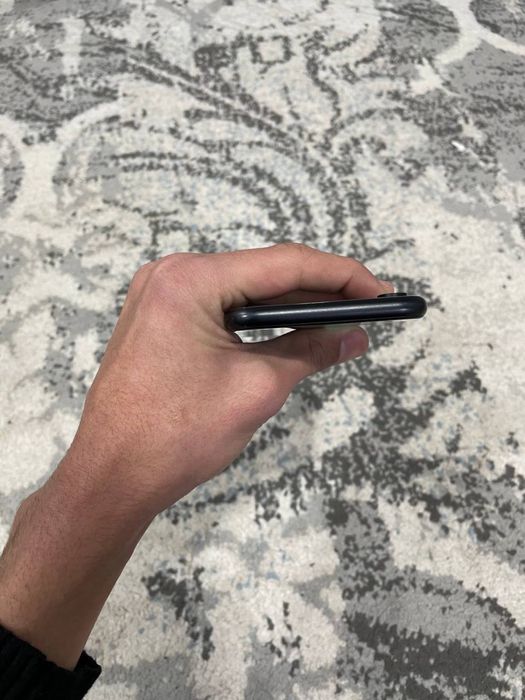 Iphone xr 128gb sotiladi