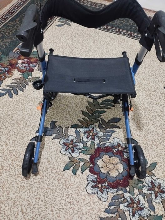 Ходунок для пожилых