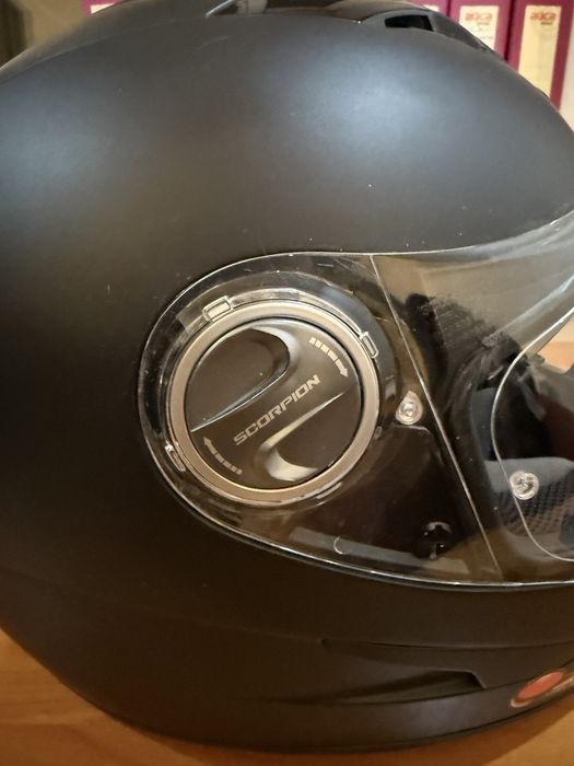 Продам 2 мотошлема и мотоботинки