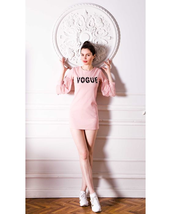 Платье бледно розовое