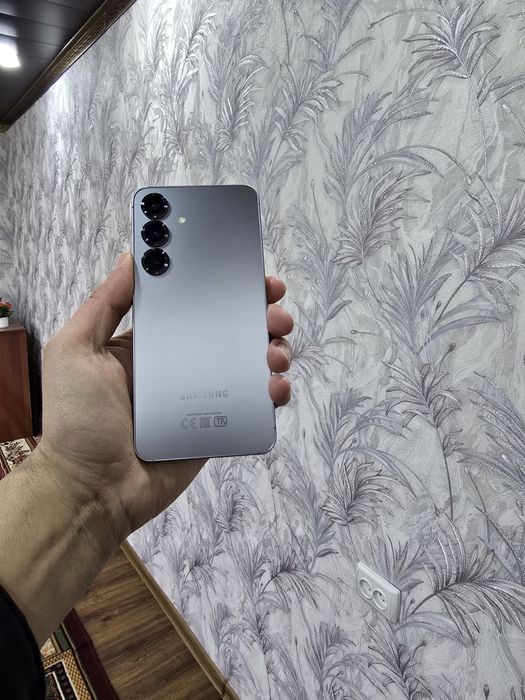 Srochno Samsung S25 2sim 12/256g sotiladi