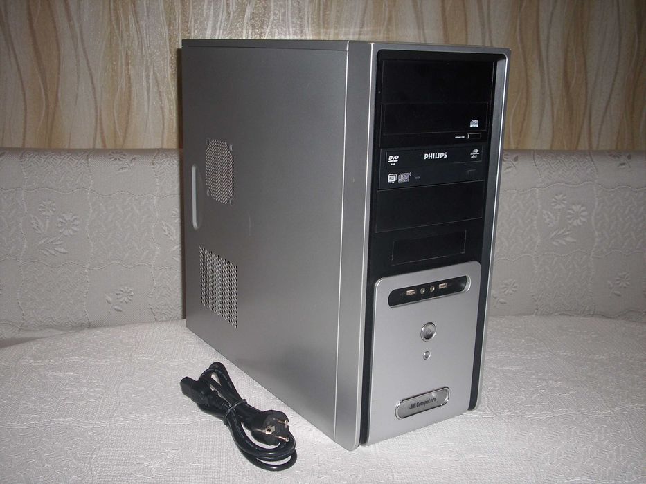 Компютър с "WINDOWS 11"