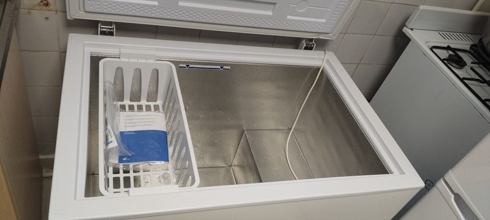 Продам морозильник Бирюса