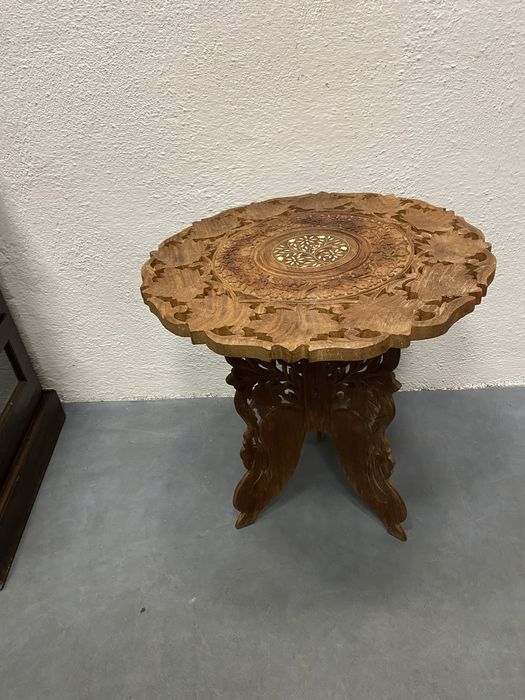 Индийска резбована маса за кафе от тиково дърво