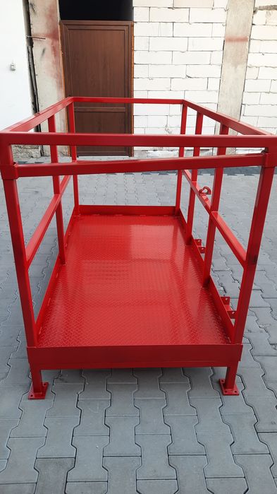 Nacelă  de vânzare