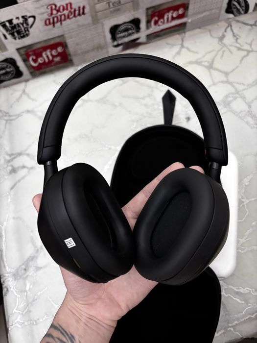 Продам нацшники Sony WH-1000XM5