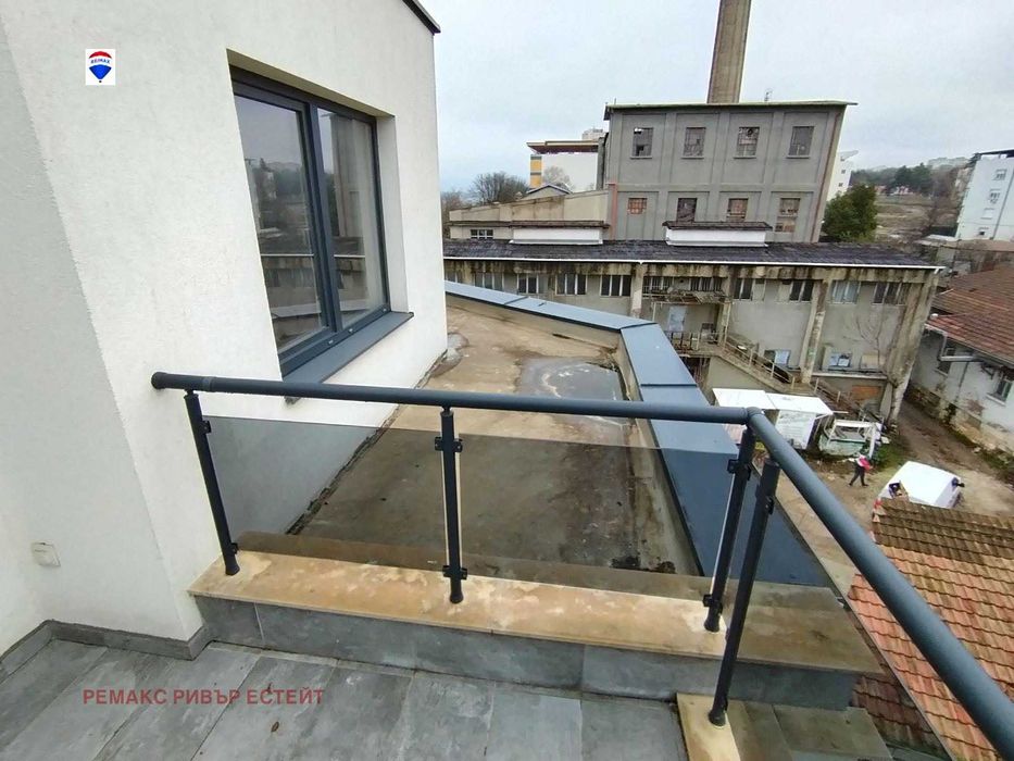 Продава се Двустаен апартамент в Русе, Център - 61 кв.м за 1053 €/кв.м - Снимка #7