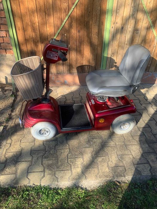 Скутер за трудноподвижни хора или инвалиди