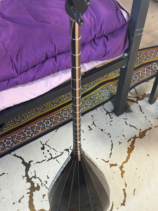 Домбыра сатылады