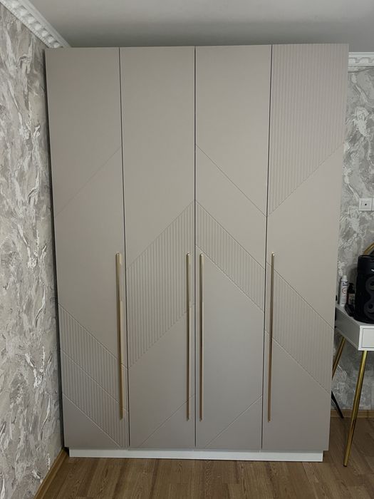 Шкаф распашной 160×240×52 см